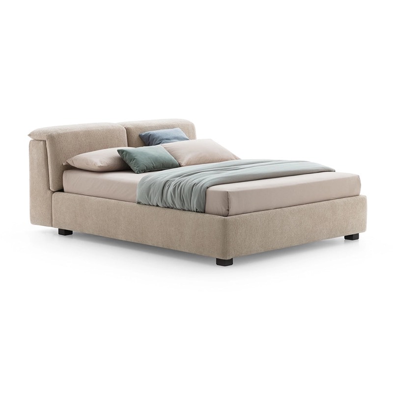 Le Comfort upholstered bed in a natural fabric